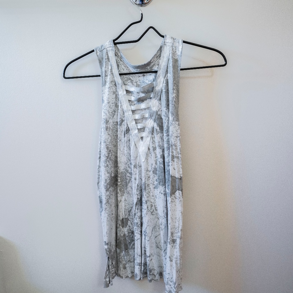 American Eagle Marble Tank Top V Neck